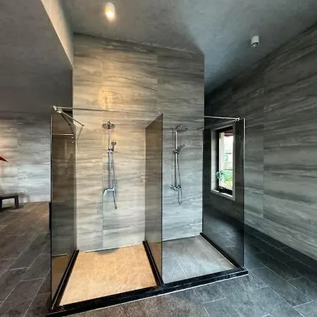 Famoso Apartment